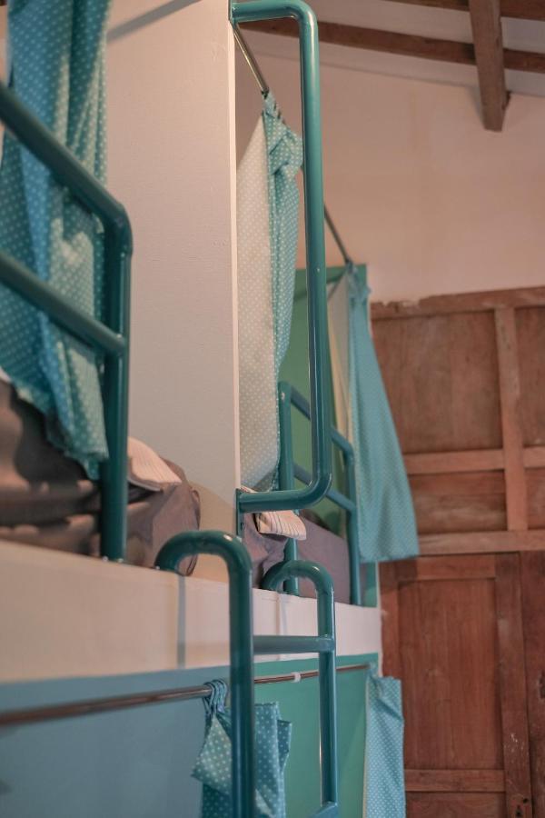 Abrakadabra 747 Apartment Yogyakarta Ngoại thất bức ảnh