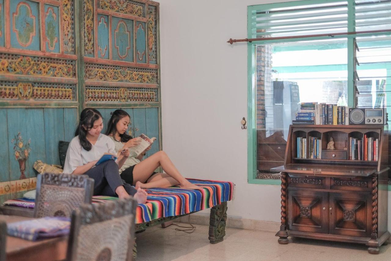 Abrakadabra 747 Apartment Yogyakarta Ngoại thất bức ảnh