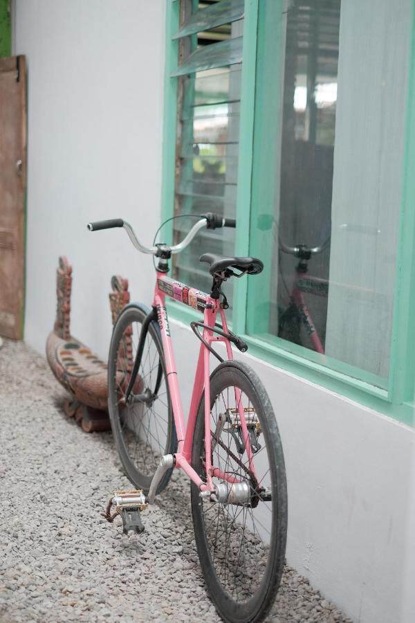 Abrakadabra 747 Apartment Yogyakarta Ngoại thất bức ảnh