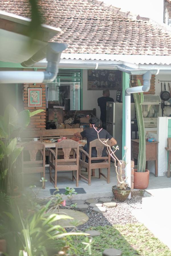 Abrakadabra 747 Apartment Yogyakarta Ngoại thất bức ảnh