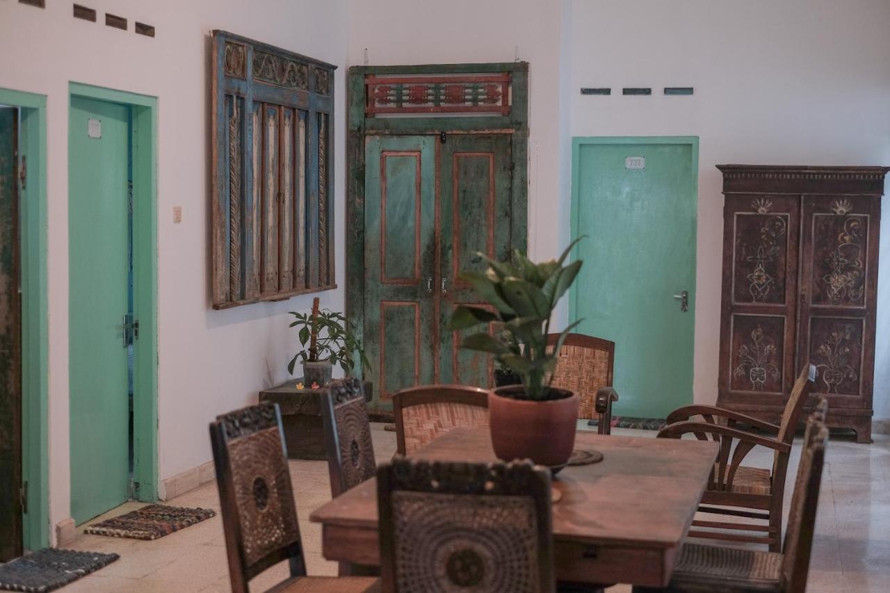 Abrakadabra 747 Apartment Yogyakarta Ngoại thất bức ảnh
